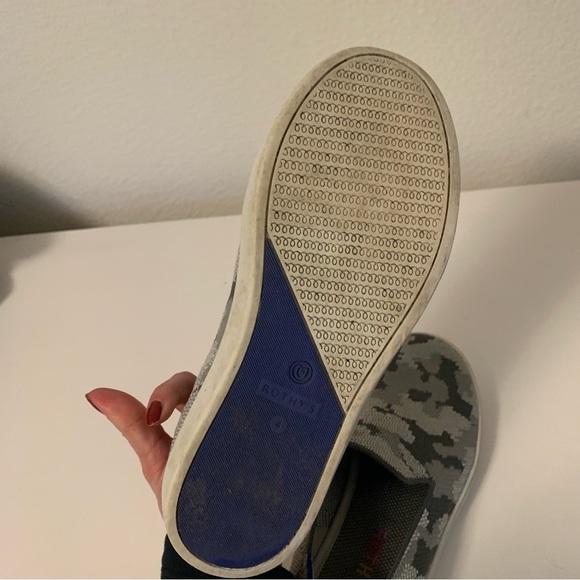 Rothy's The Kids Sneaker In Grey Camo Unisex Size 4 Sold Out - Picture 5 of 6